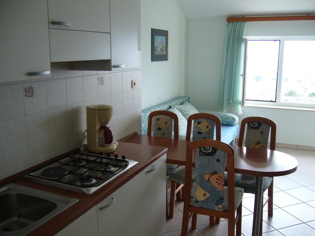 Apartmani Marija Примоштен Екстер'єр фото