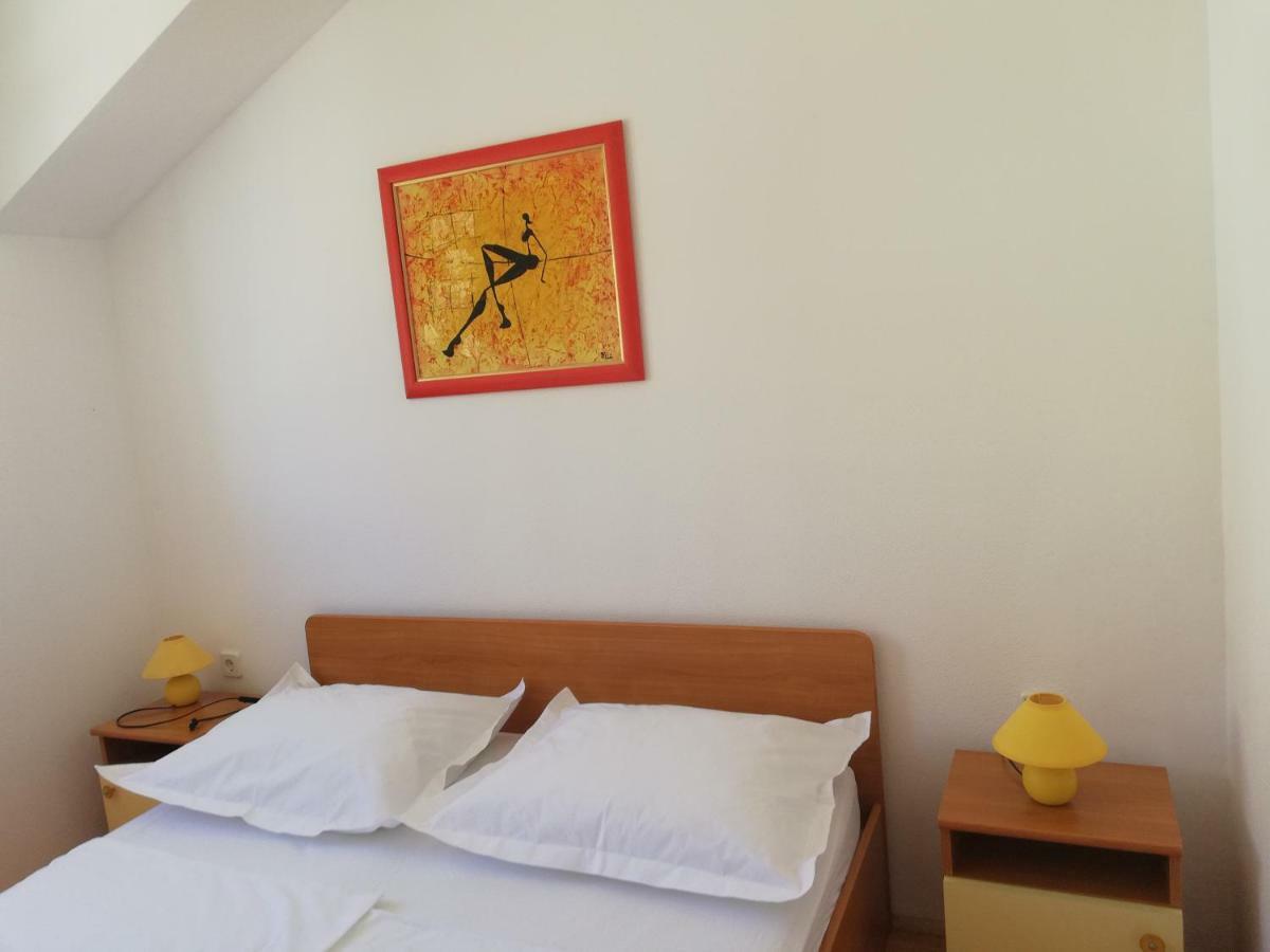 Apartmani Marija Примоштен Екстер'єр фото