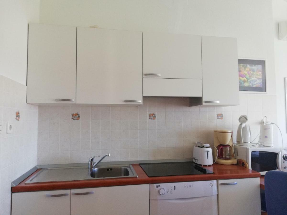 Apartmani Marija Примоштен Екстер'єр фото