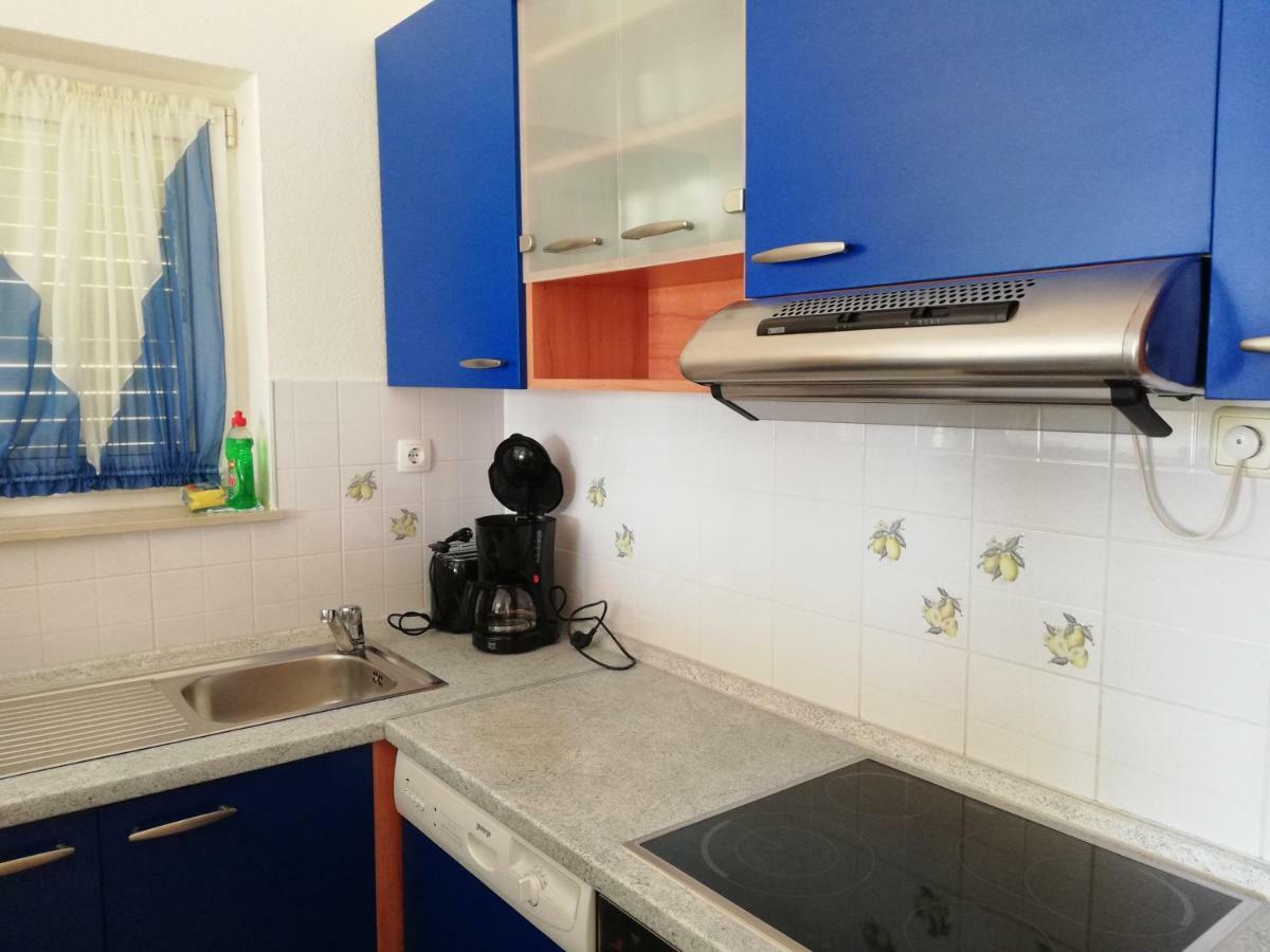 Apartmani Marija Примоштен Екстер'єр фото